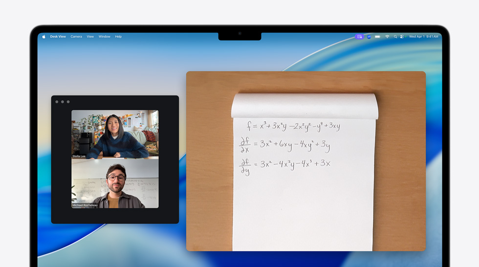 Egy ember videohívásban a MacBook Airen, mik?zben az íróa(chǎn)sztal nézetet használva mutat egy matematikai egyenletet a beszélgetés másik résztvev?jének. Az íróa(chǎn)sztal nézettel egyszerre tudja megjeleníteni a munkaterületét és az arcát a hívásban.